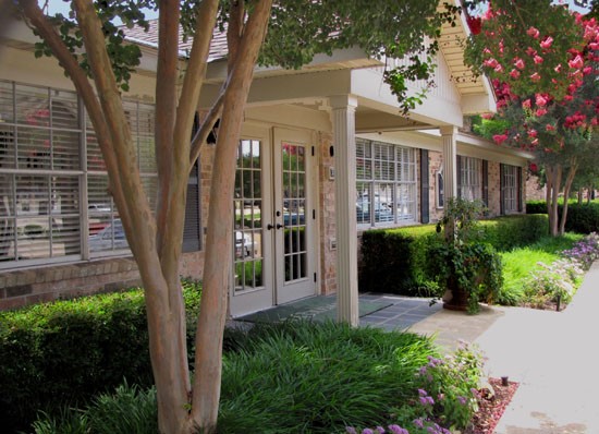 Colonial Plaza Apartments